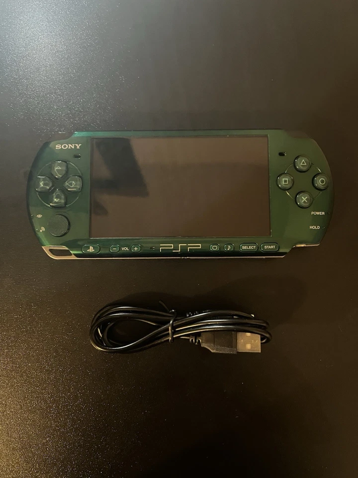 Sony psp 3000 银色 — 第 2/2 张图片