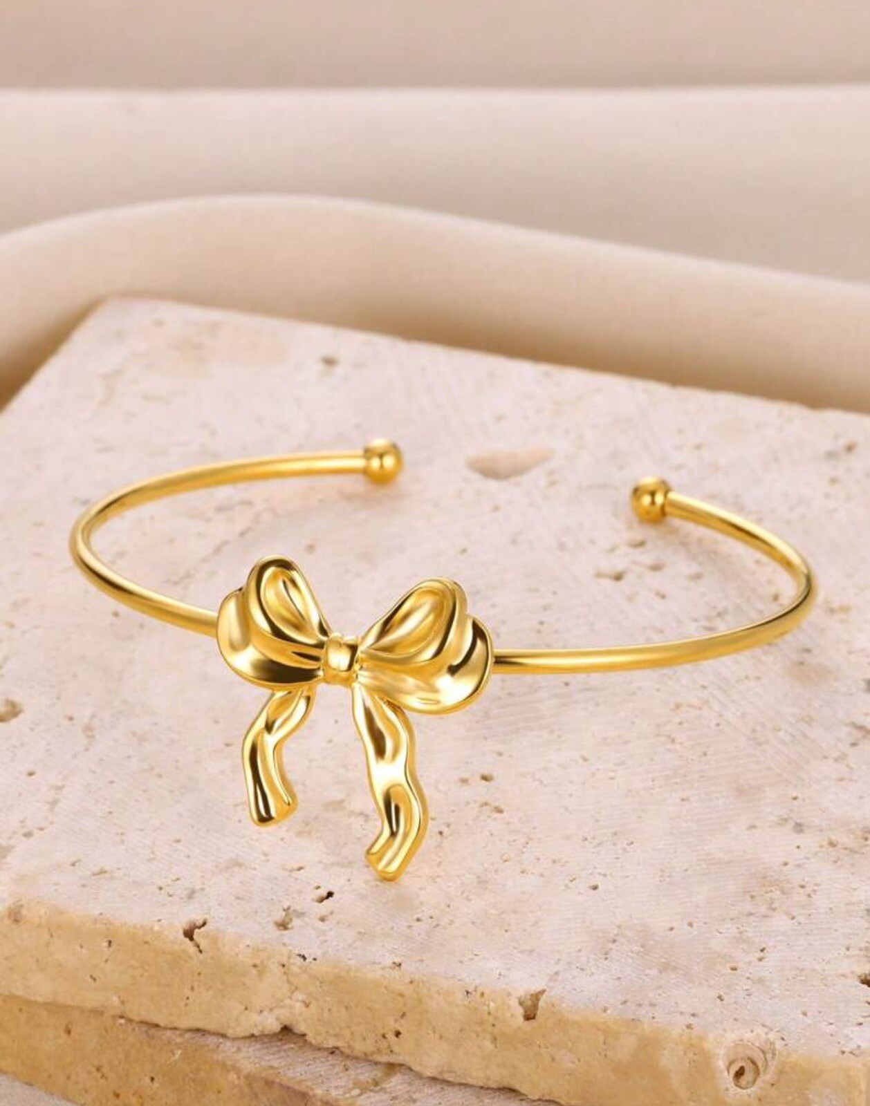 Bracelet nœud papillon en acier inoxydable, le jonc doré idéal du matin au soir