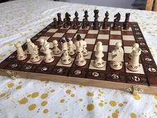 STUPENDA SCACCHIERA E SCACCHI IN LEGNO -NUOVA! 