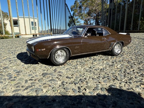 Highway 61 Acme 69 Camaro Z/28 Z28 1:18 1/18 Scale in Burnished Brown - 1 of 302 - Picture 2 of 24
