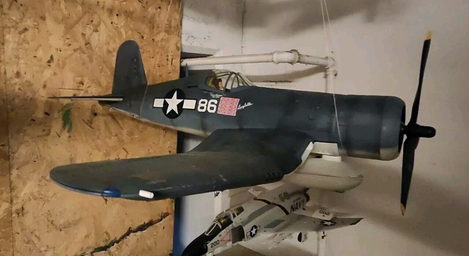 F4U CORSAIR DELLO SQUADRONE USMC BLACK SHEEP JSI MERIT 1/18 CON SCATOLA - Immagine 2 di 4