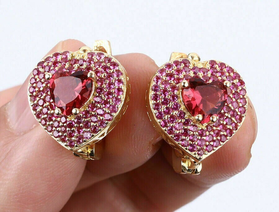 Pendientes para mujer con diamantes de rubí rojo creados en laboratorio enchapados en oro amarillo 14K