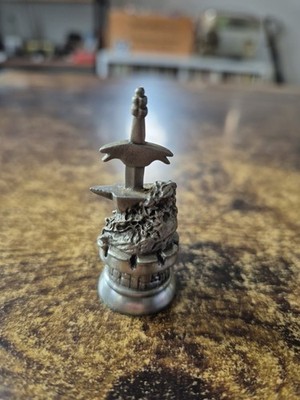 Danbury Mint Royal Selangor Camelot Zinn Schachfigur - Bauer - Excalibur - weiß