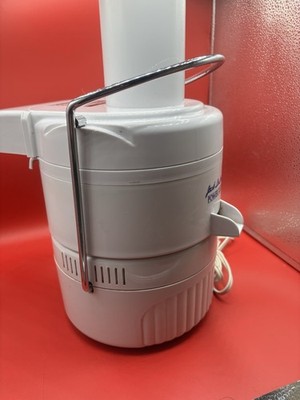 Jack LaLanne's Power Juicer CL-003AP White Works Great!  Needs new blade 