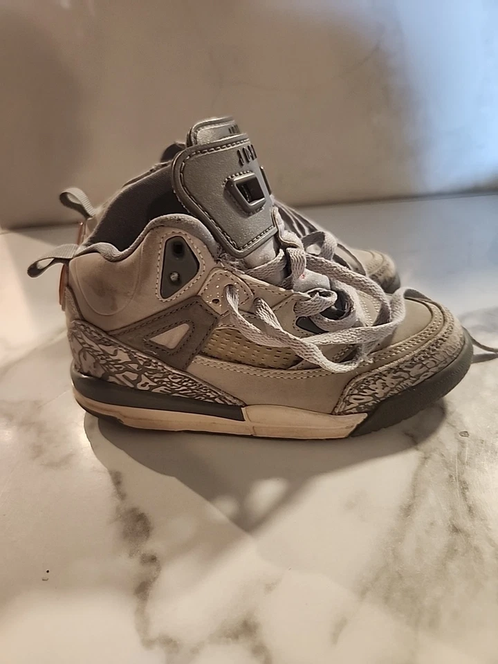 Zapatillas Nike Jordan Spizike GS 317700-014 2017 OG Wolf Gris Talla 11C (usadas) Foto 2 de 4