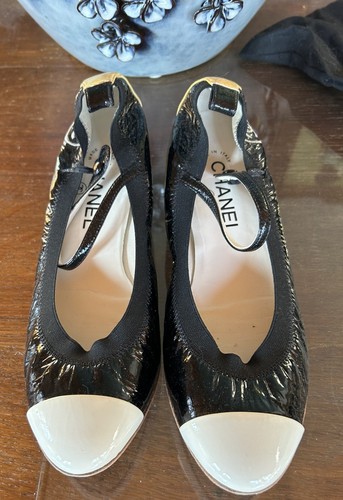 Chanel  EU 40 Patent Leather Ballet  Heels  - Picture 1 of 6