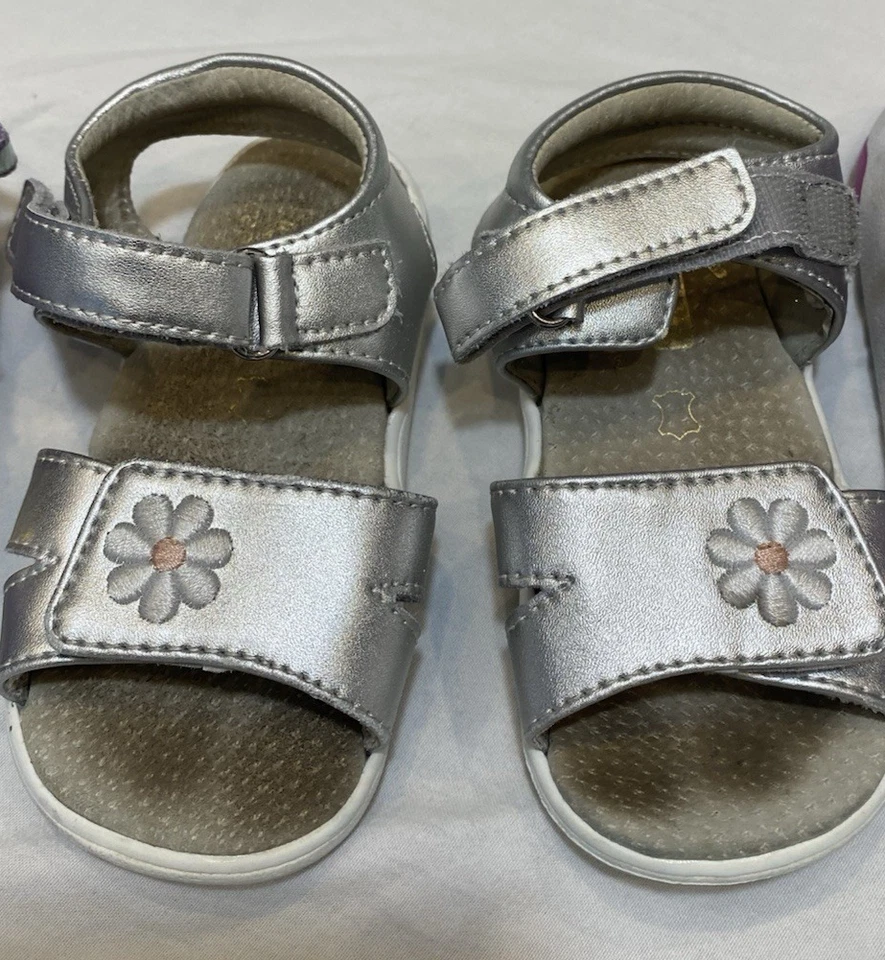 5 пар подержанных девочек размер 6-7 Swim туфли, под Armour кроссовки и сандалии - Изображение 4 из 4