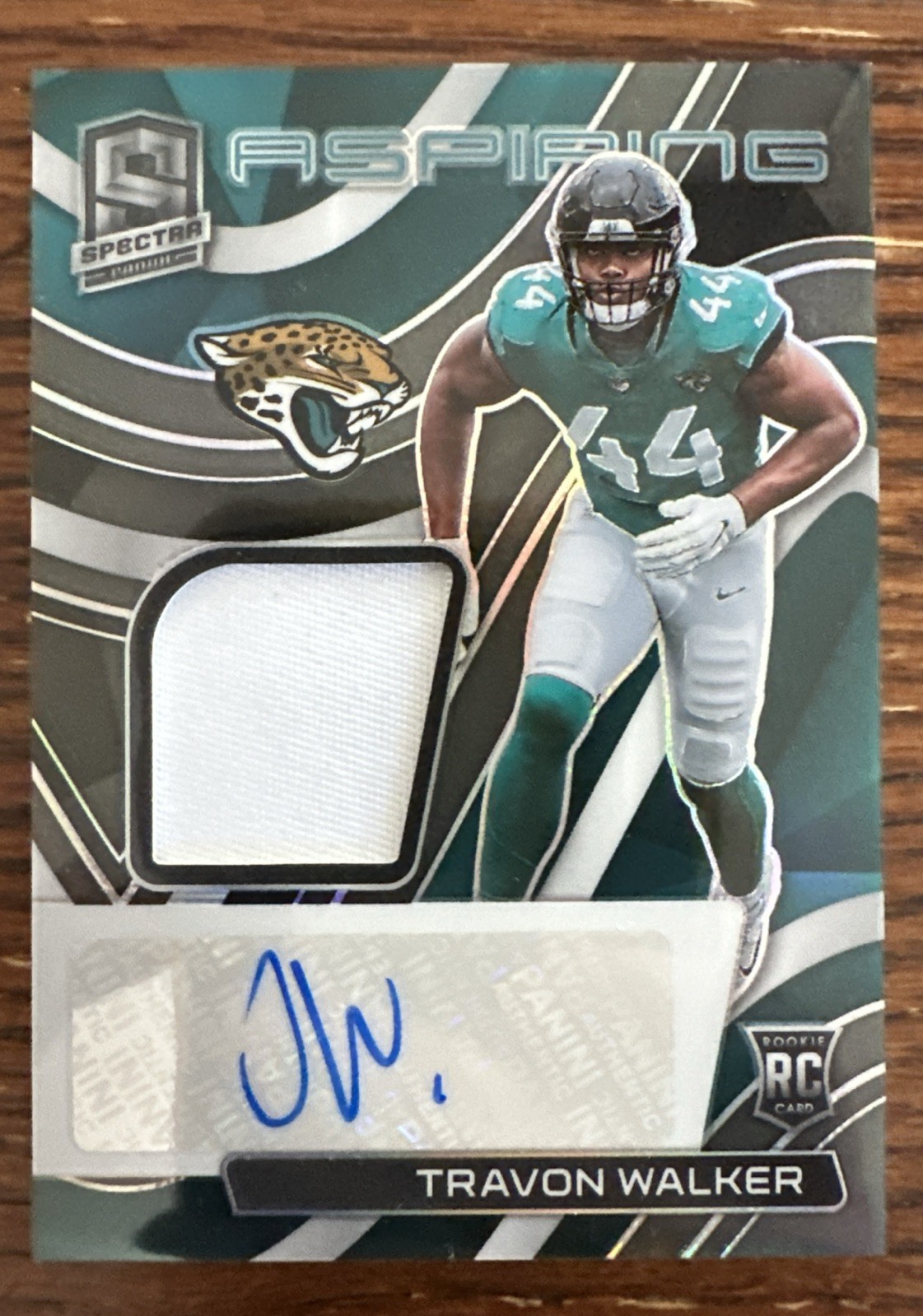 2022 Panini Spectra - Aspiring Rookie Patch Auto - Travon Walker  /99