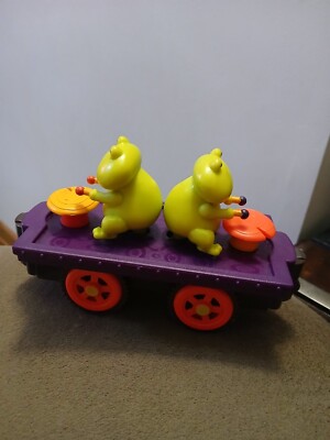 Maison Battat B. The Critter Express Train Drumming Frogs Car