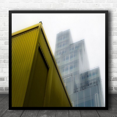 Büroangestellte gelb Gebäude Architektur quadratischer Wandkunstdruck