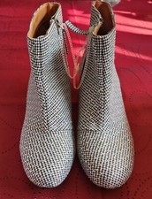 Kurt Geiger Girls Silver Ankle Booties Shoes 5 Medium