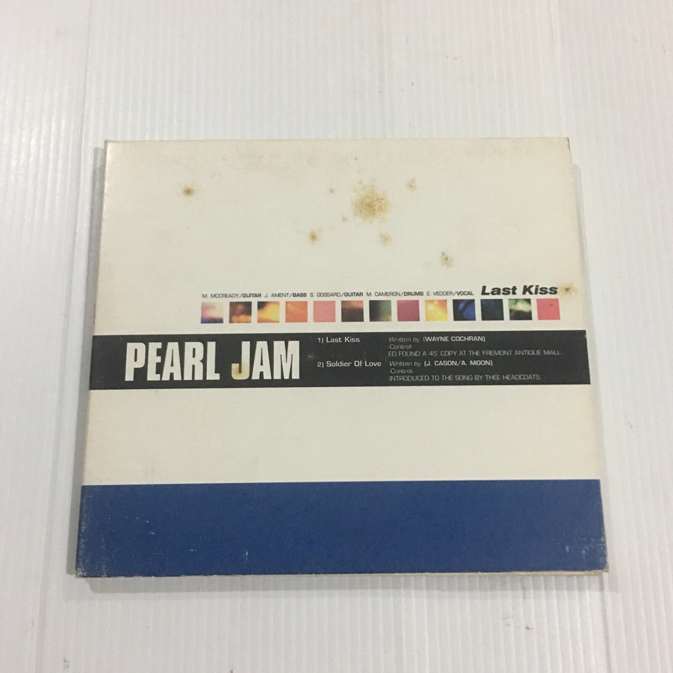 Pearl Jam Last Kiss CD Single + Soldier of Love song - Image 2 of 4