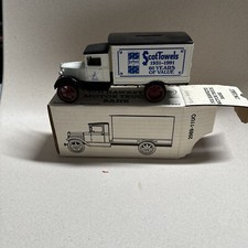 Ertl 1931 Hawkeye Motor Truck Bank Scot Towels 9453 1/34 Scale - NIB
