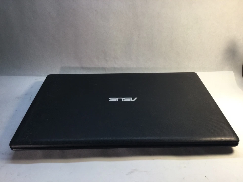 ASUS UX31A 13" Laptop Intel Core i5 3rd Gen.- DOES NOT POWER ON-  MZ - Image 2 of 4