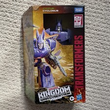 Transformers War For Cybertron Kingdom Voyager Class Cyclonus