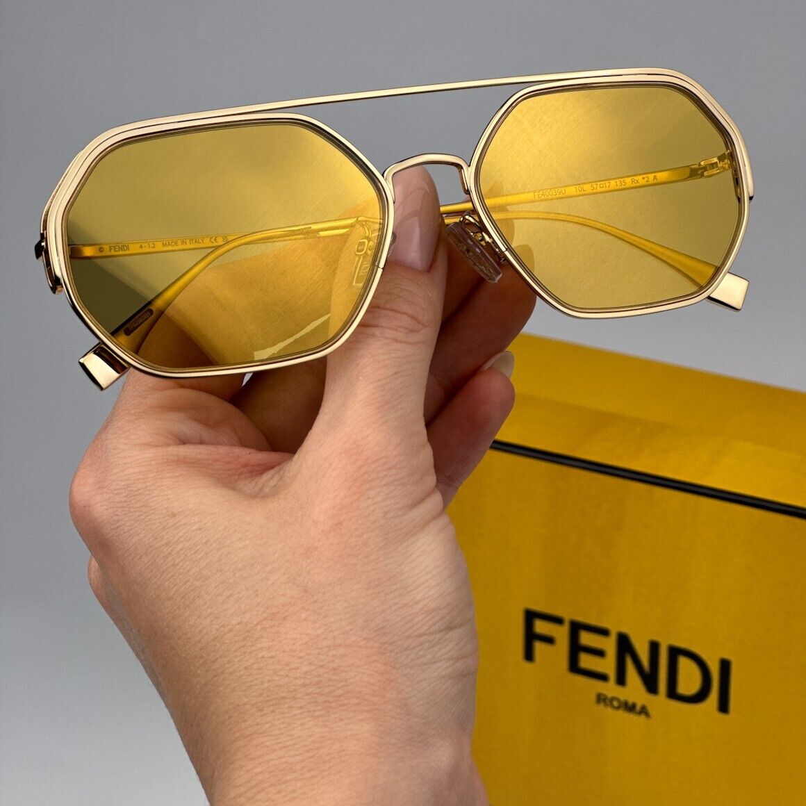 NEW Fendi FE40039U 10L Gold Yellow Mirror Unisex Geometric NEW Fendi FE40039U 10L Gold Yellow Mirror Unisex Geometric