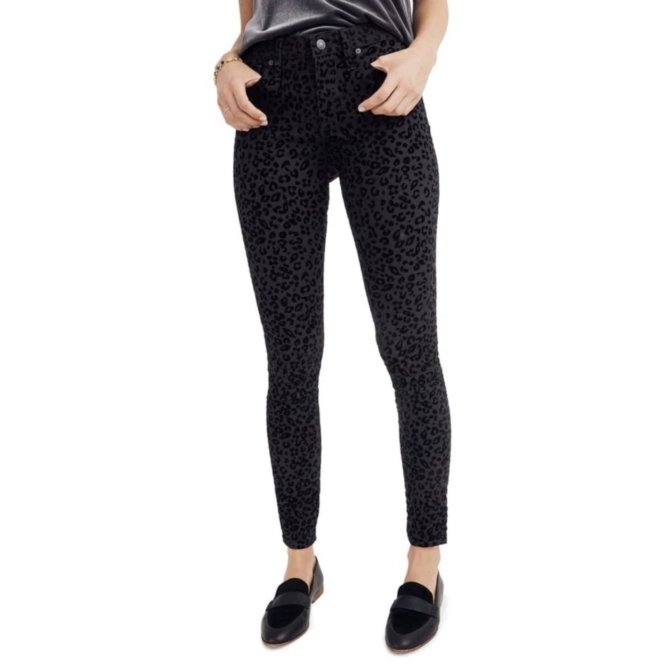 Pantalones de mezclilla MADEWELL 9" TIRO MEDIO AJUSTADOS NUEVOS CON ETIQUETAS para mujer talla 28 negros flocados leopardo nuevos con etiquetas