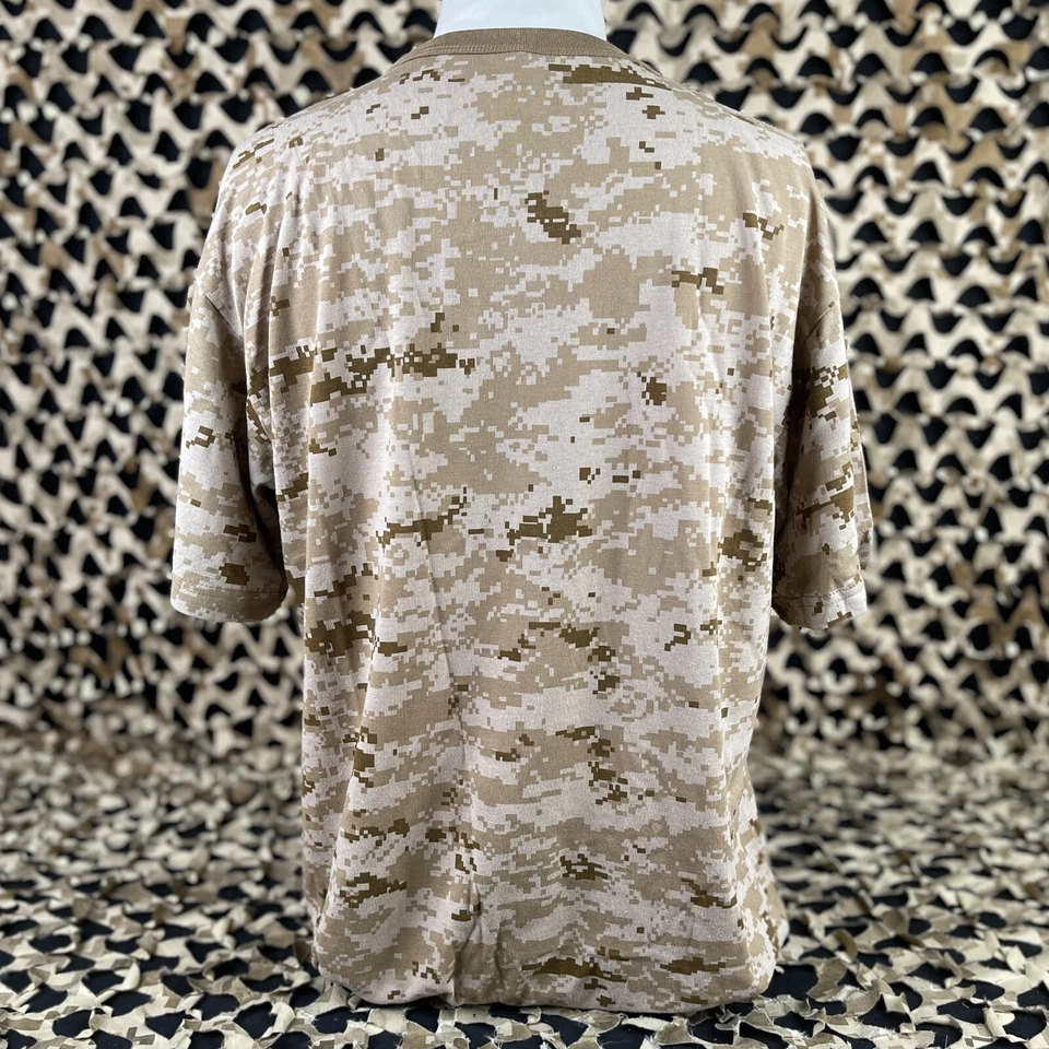 NOVA Camiseta Rothco Manga Curta - Desert Digital - Pequena - Imagem 3 de 4