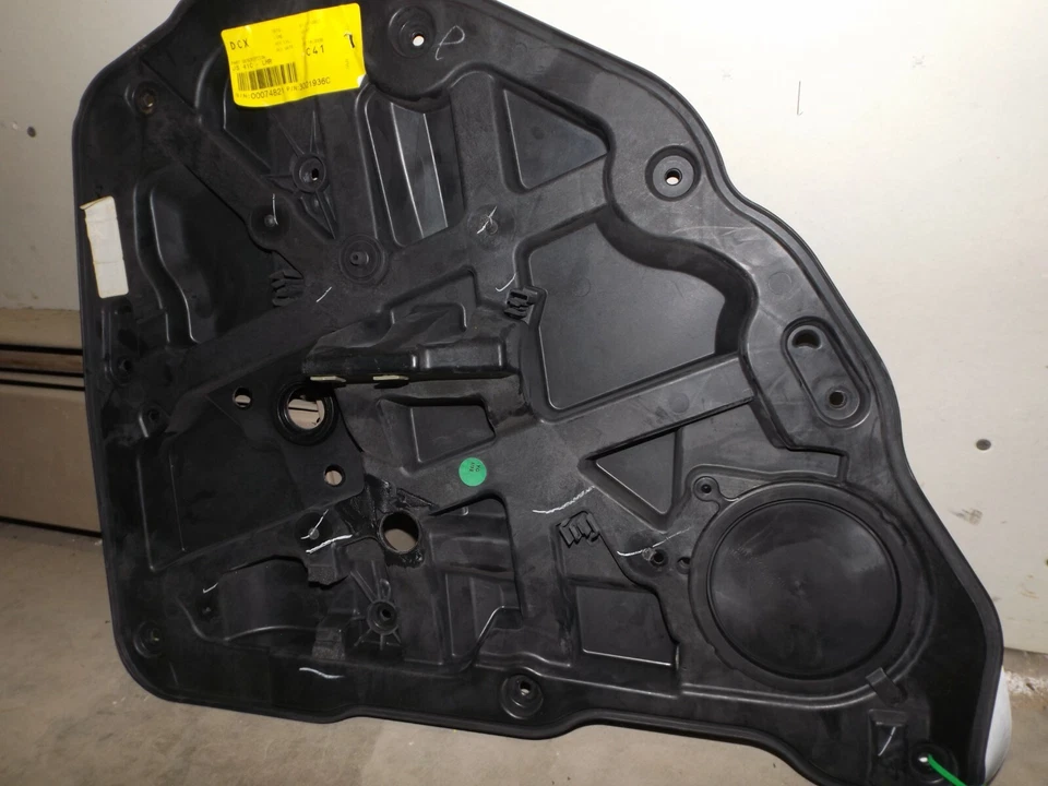 Placa de montaje regulador ventana lateral del conductor trasero Chrysler Sebring 2007-2010  Foto 3 de 4