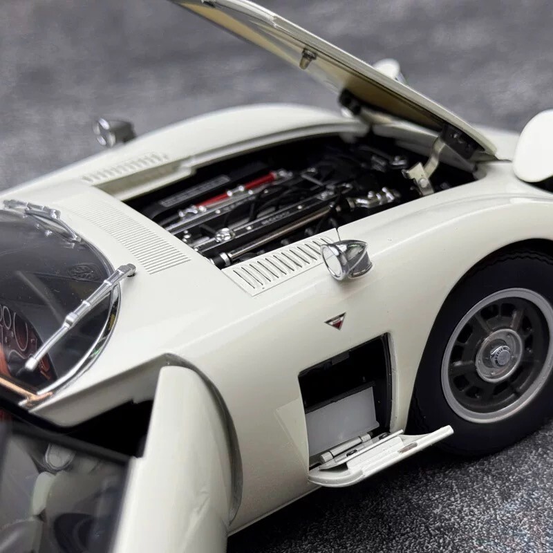 AUTOart 1:18 Toyota 2000GT 1967 Pegasus White – Nummerierte Erstauflage inkl. Zertifikat & Originalbox – Bild 7