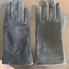 Black Suede Women  s Gloves Size Small To Medium Wrist Length