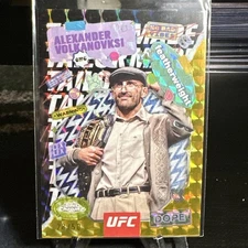 2025 Topps Chrome UFC Alexander Volkanovski #TRM-3 Tailormade Geometric Gold /50