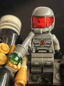 LEGO 5984 Space Police Lunar Limo 100% Complete with Instructions