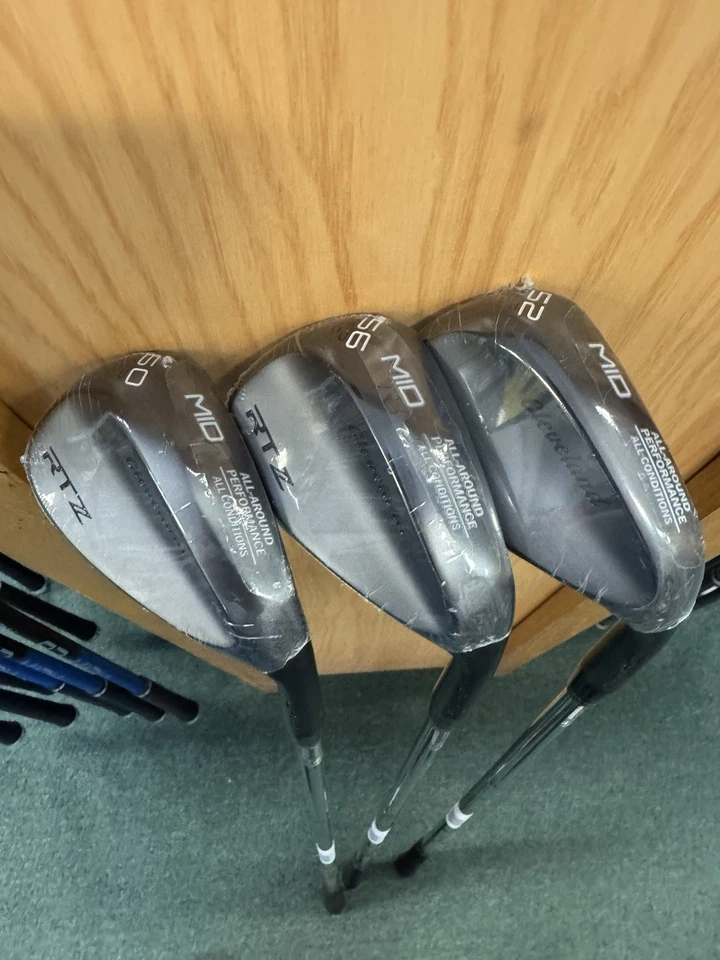 New! Cleveland RTZ Black 52, 56, 60 Wedge Set - All Mid Bounce - Image 2 of 4