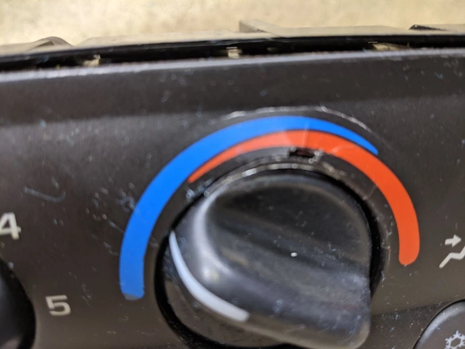 Interruptor de aire acondicionado del calentador de control de temperatura para 01-05 Chevrolet Malibu d80 Foto 3 de 4