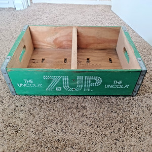 Vintage 7 UP The Uncola Wooden Case  Racine, Wisconsin
