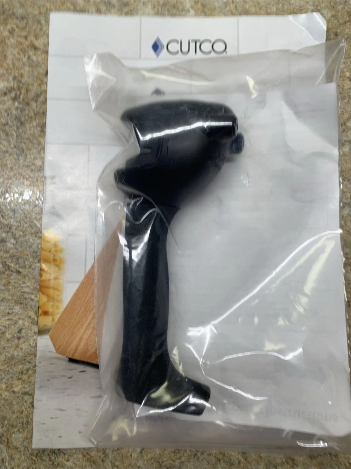 Cutco Heavy Duty Pull-Through Knife Sharpener Black Handle #84 Lifetime Warranty
Opens in a new wind