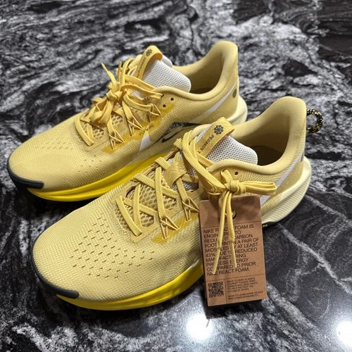 Nike Men’s Pegasus Trail 5 Saturn Gold Running Shoes Size 10 - DV3864-700