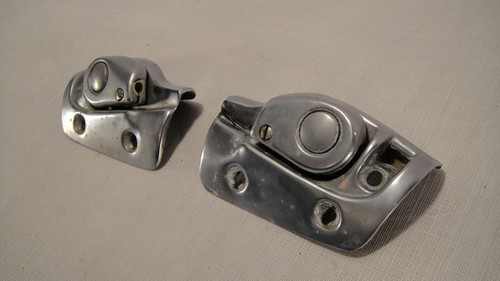 1968 OLDSMOBILE DELMONT 88 CONVERTIBLE TOP LATCH SUNVISOR HINGE SET - 2 PC - Picture 4 of 7