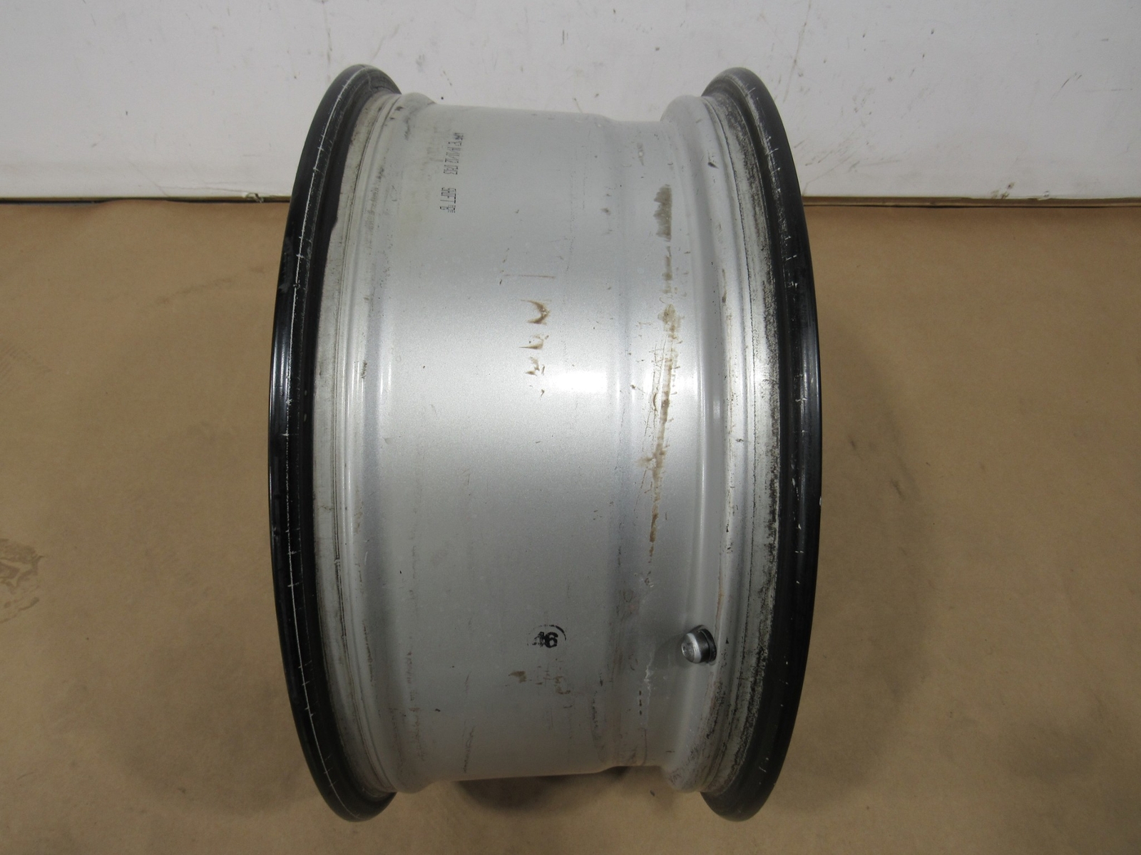 Aston Martin 2014 Front Wheel Rim R20 9J x 20 Size 20 Inch 14 ;$O