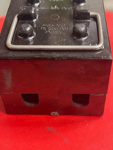 GENERAL ELECTRIC NEC FUSE HOLDER 30 AMP 250V AC/DC 2P Pull Out, NO Fuses - Picture 2 of 7