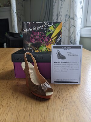 Just the Right Shoe 2006 ''Solar Heat'' #25579 by Raine Willits Design W/ COA