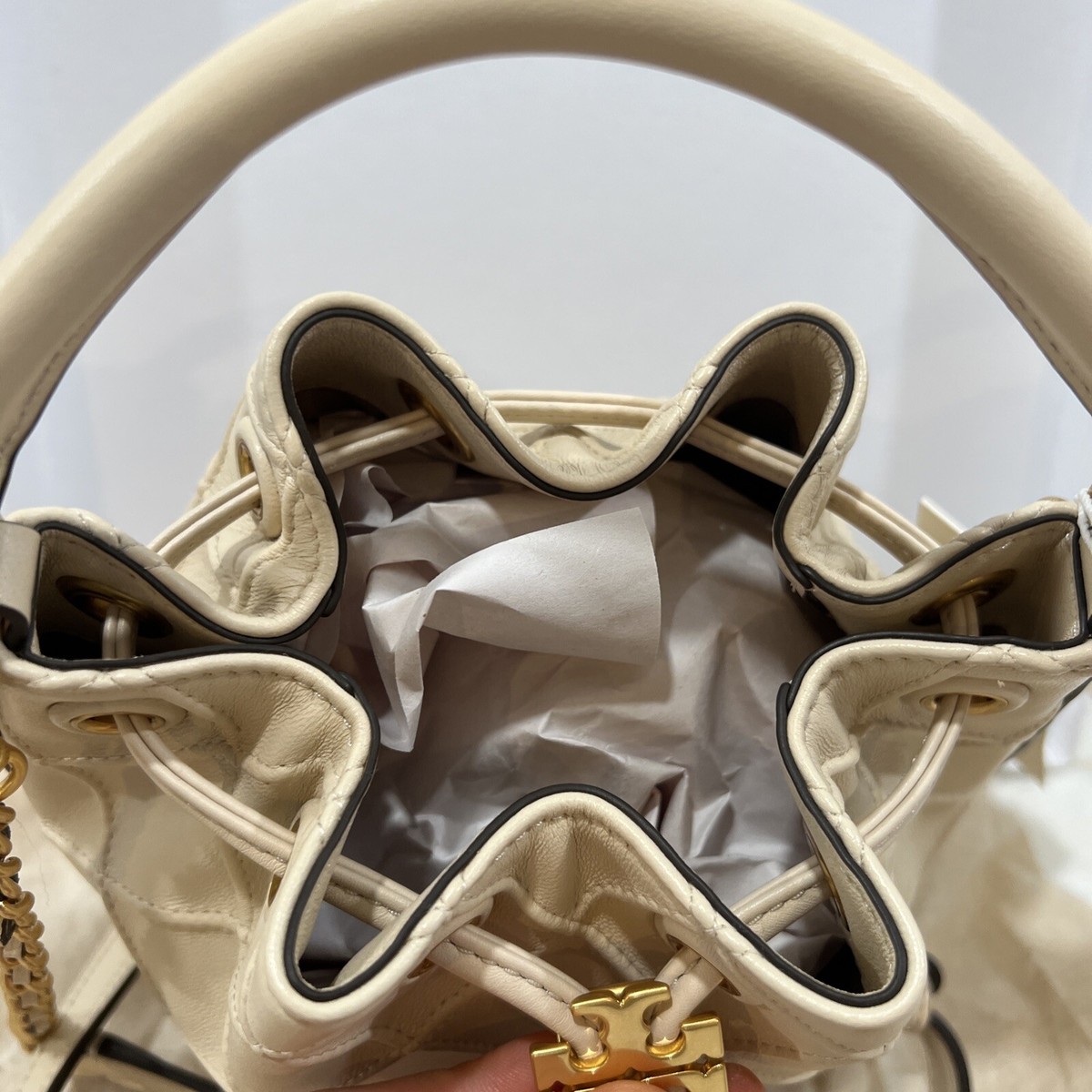 【新品】トリーバーチ FLEMING SOFT BUCKET BAG クリーム NEW Tory Burch Soft Fleming New Cream Leather Drawstring