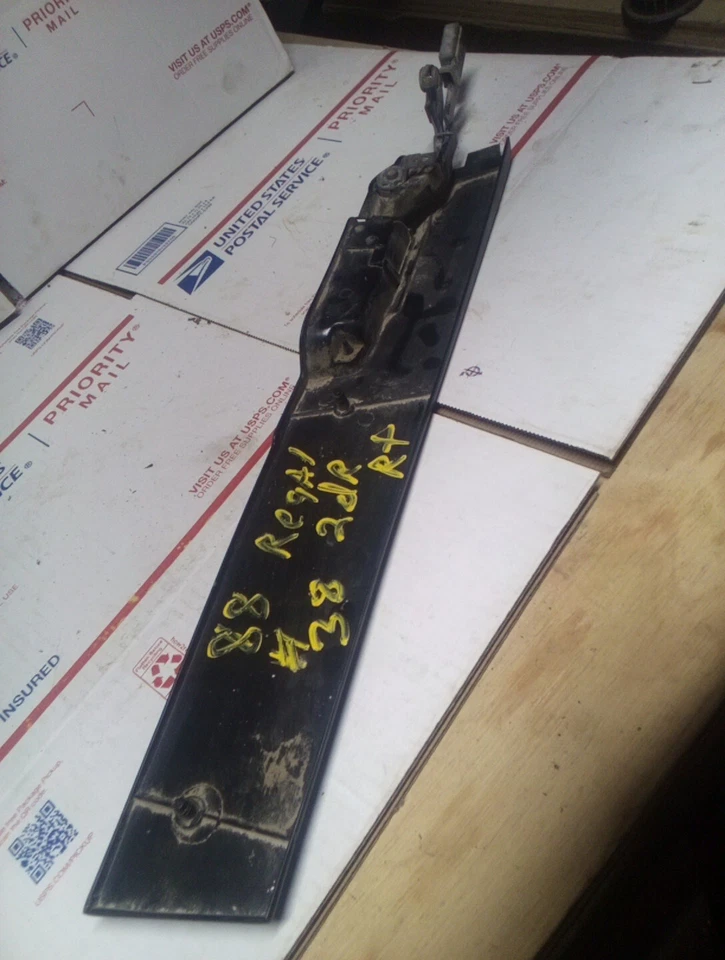 1988-1996 Buick Regal GS 2Door RH (Passenger) Outer Door Handle #20650514 - Image 2 of 4