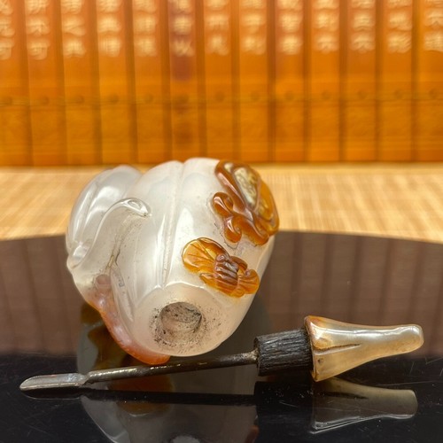 Natural Agate hand-carved gourd (the more sons, the more blessings) snuff bottle - Picture 8 of 9