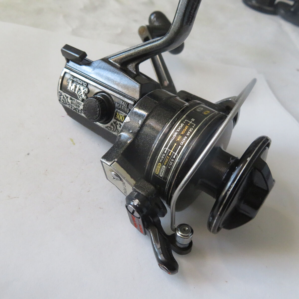 FISHING REEL SHIMANO MIX 300 FAST CAST SYSTEM BALL BEARING FISHING REEL SHIMANO MIX 300 FAST CAST SYSTEM BALL BEARING