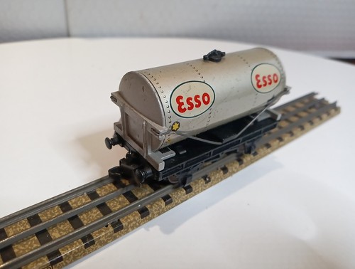 Hornby - Dublo OO Die-Cast Train Tanker "Esso "Silver. With Box.My Ref.(L27) - Picture 10 of 11