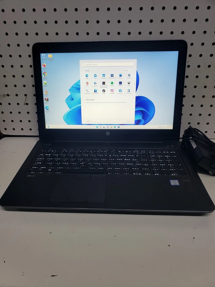 HP ZBook 15 G4 15" FHD I7-7820HQ 2.60 512GB SSD, 16GB W11P Quadro M2200 Webcam - Image 3 of 4