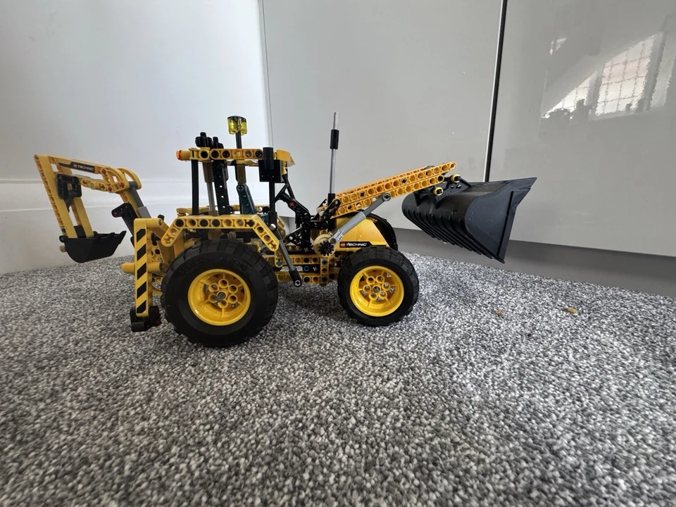 LEGO Technic 8455 Backhoe Loader, photo 3 of 3