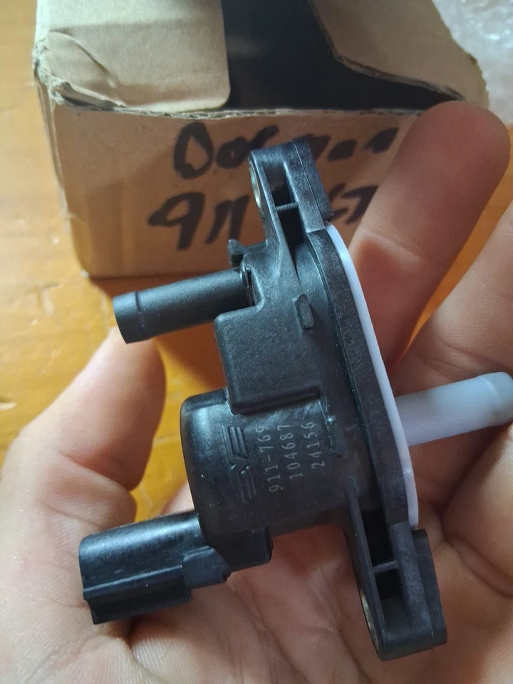 Válvula de purga de bote de vapor Dorman 911-769 para Honda Odyssey 2017 Foto 4 de 4