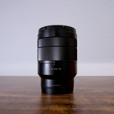 Sony Carl Zeiss Vario-Tessar T SEL2470Z 24-70 mm F/4,0 IS ZA FE OSS Objektiv