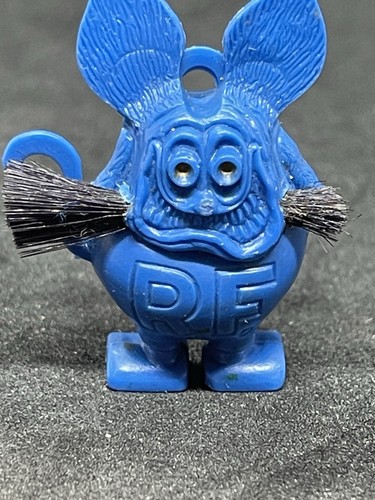 Vintage Ed Roth Rat Fink Charm Blue With Whiskers Good Top Loop - Picture 2 of 3