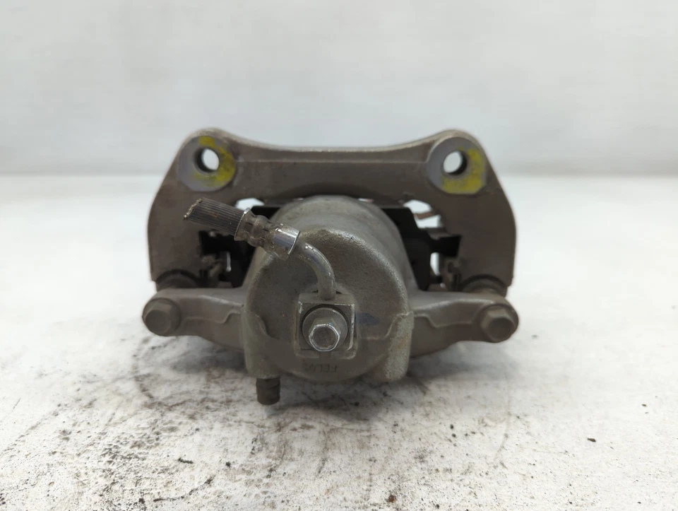 Pinza de freno derecha Chevrolet Malibu 2022 pasajero delantero X3BP8 Foto 4 de 4