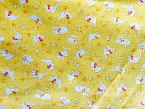1.5 Yards Retro Yellow kittens pattern Cotton Quilting Fabric
