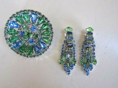 Vintage KRAMER Concave Brooch & Drop Clip Earring Set! BLUE & GREEN Rhinestones