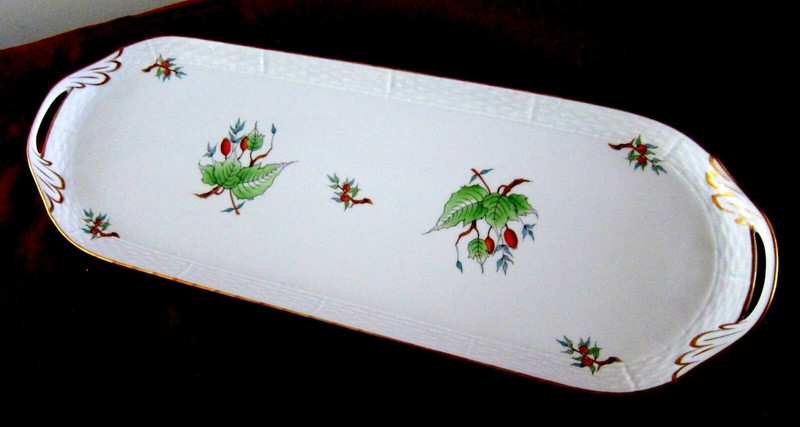 VINTAGE LARGE 19" LONG WITH HAND PAINTED FLOWERS TRAY HEREND?